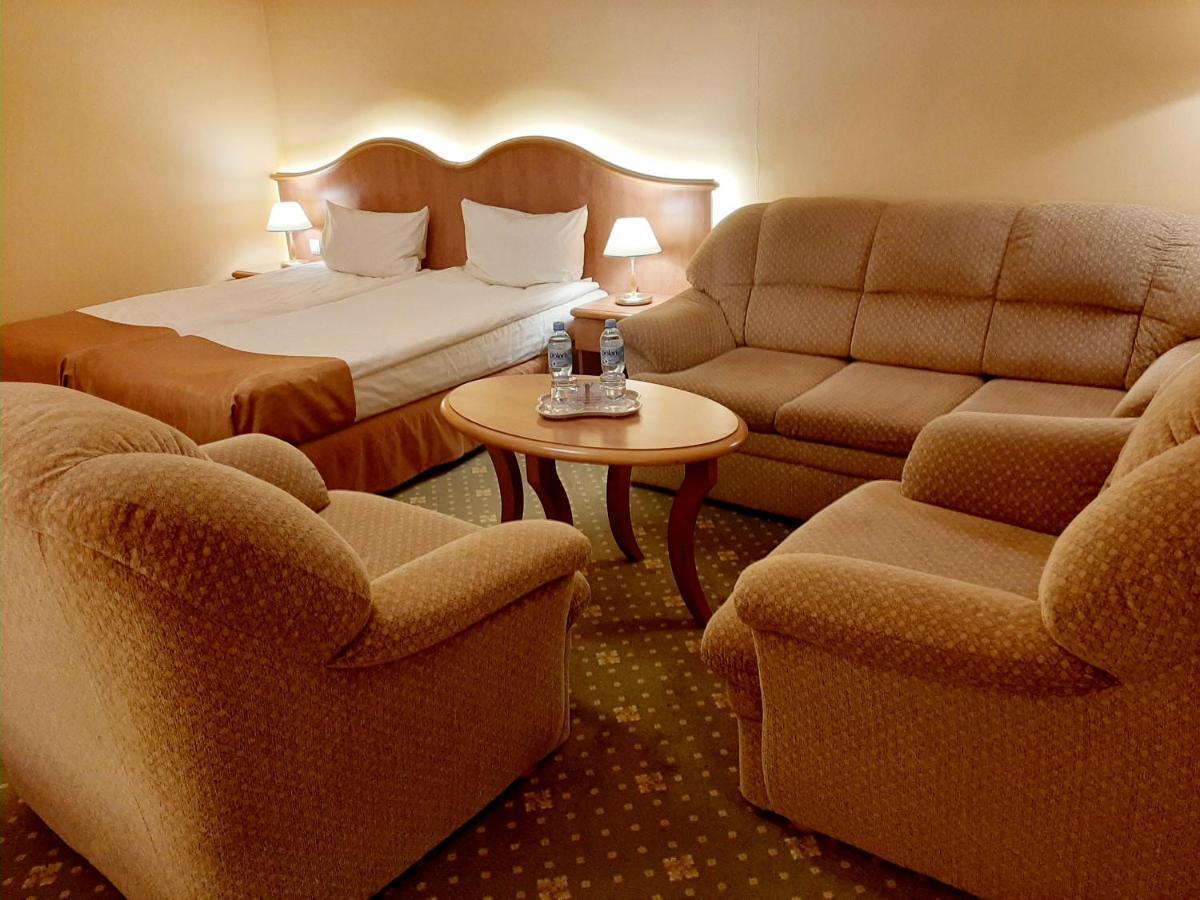 Hotel Polaris 슈비노우이스쳬 외부 사진
